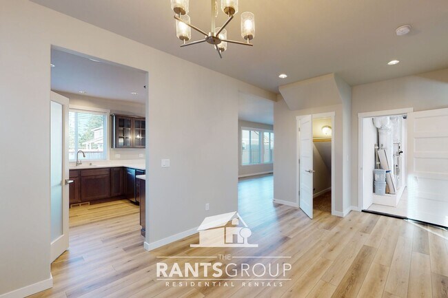 Building Photo - Beautiful Newer Construction!  Easy I5 access & JBLM Commute!