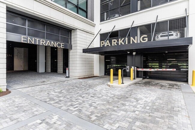 Building Photo - 2425 Peachtree Rd