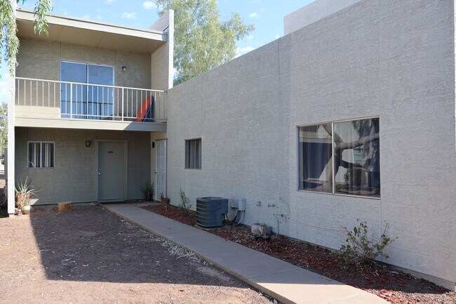 Building Photo - 2820 E Le Marche Ave