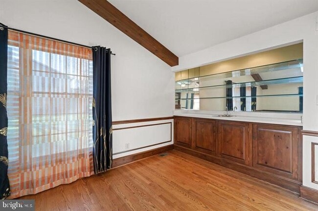 Building Photo - 253 Peoples Way