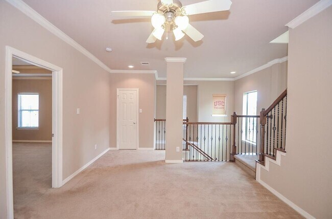 Building Photo - 3042 Royal Oaks Crest