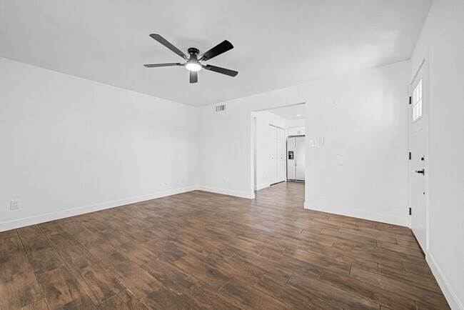 Building Photo - 4127 N 106th Ave