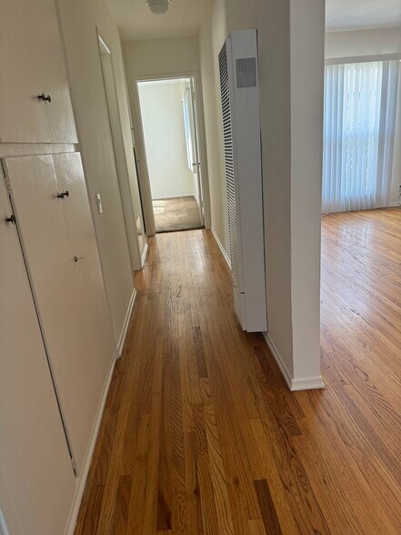 Hallway to bedrooms and bathroom - 11641 National Blvd