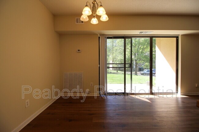 Building Photo - 11615 Stoneview Square