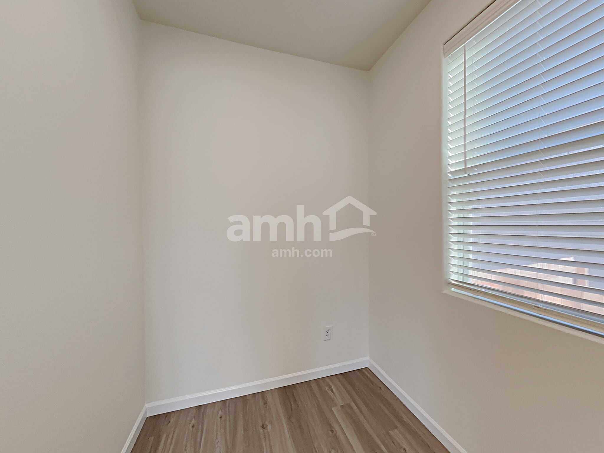 Building Photo - 1209 W 17th Ave