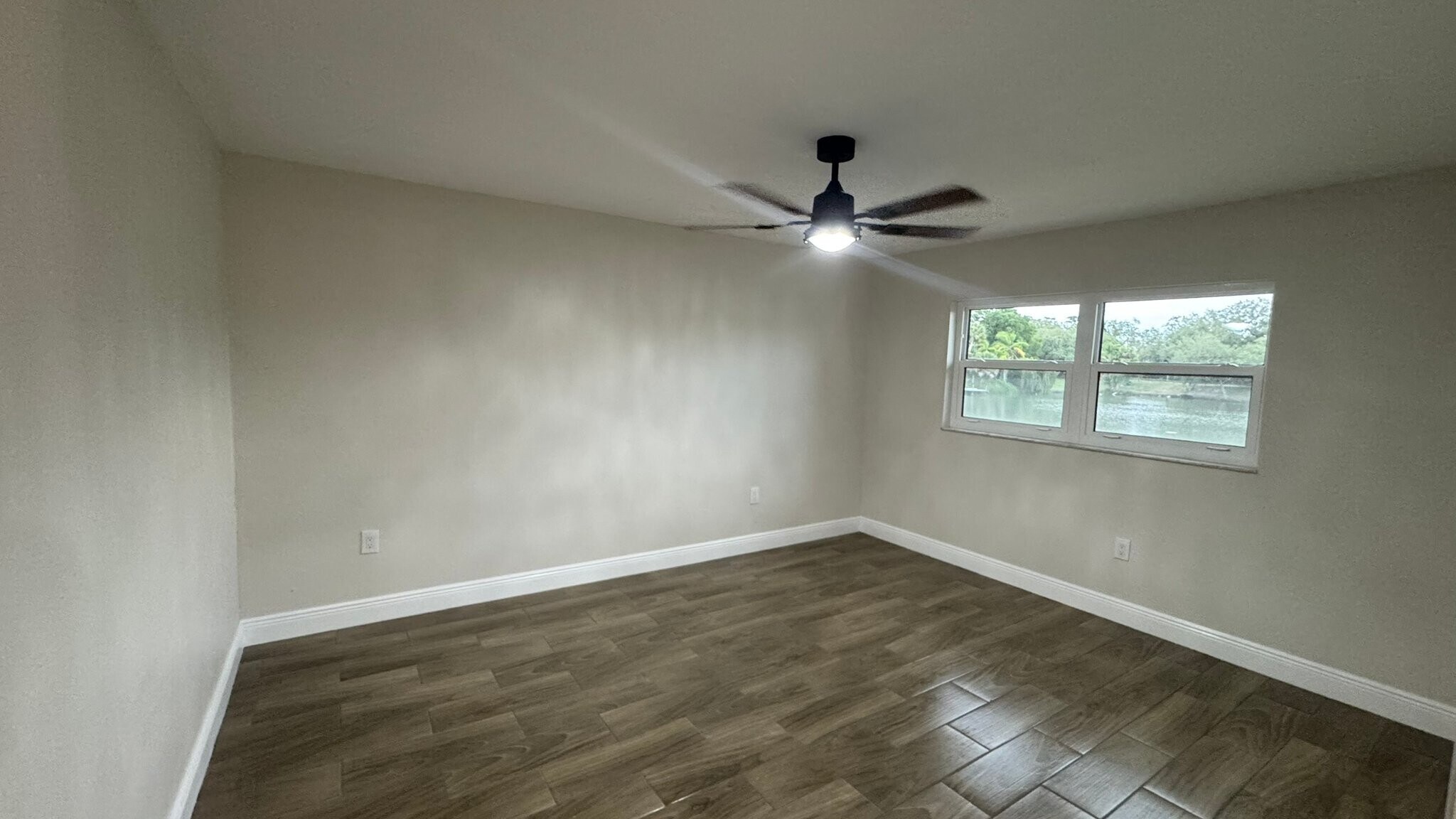 Building Photo - 7409 Lake Forest Cir