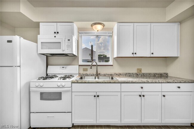 Building Photo - 15 Filmore Ave