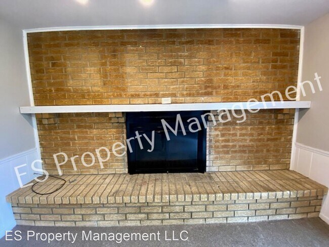 Building Photo - 4 br, 2 bath House - 2701 Morning Star Dr.