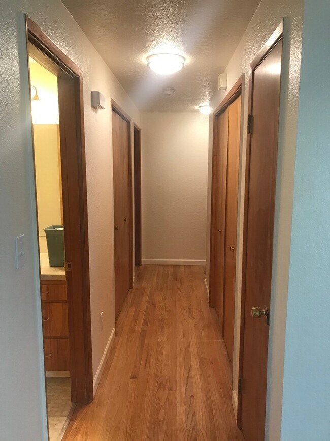 Building Photo - 3 Bed 1.75 Bath SFR Rambler Everett