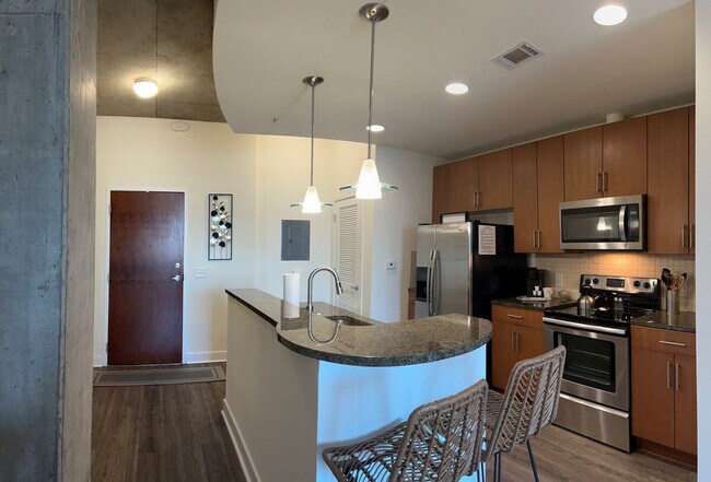 Building Photo - 300 S Church St