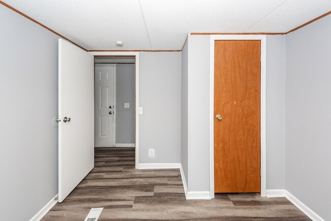 Building Photo - 2 Bedroom, 1 Bathroom Home in Charleston Farms - North Charleston