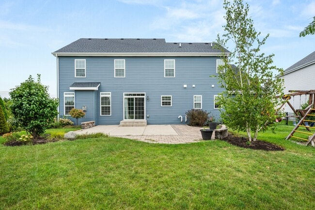 Building Photo - 406 Mary Ann Cir