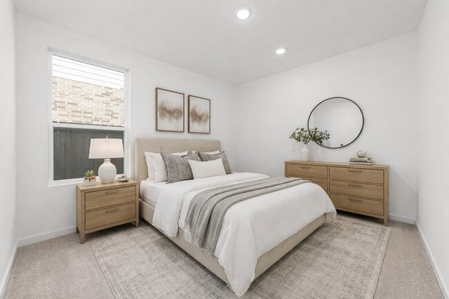 Building Photo - 6610 Sunset Velvet Dr