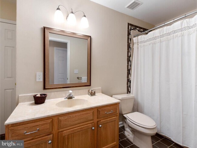 Building Photo - 27 Bodine Dr