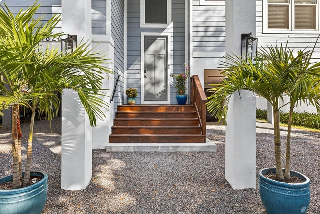 Building Photo - 1826 Beachway Ln