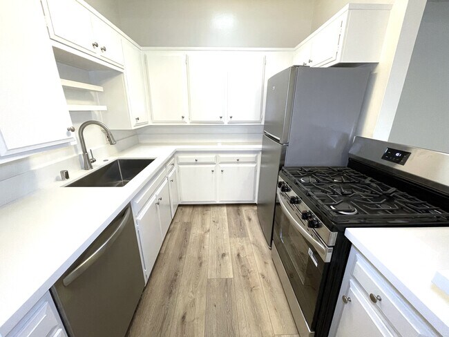 Building Photo - 3615 Keystone Ave