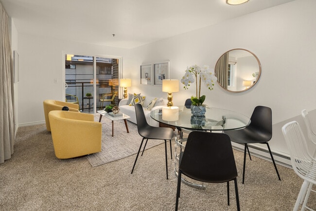 Building Photo - 1616 Summit Ave