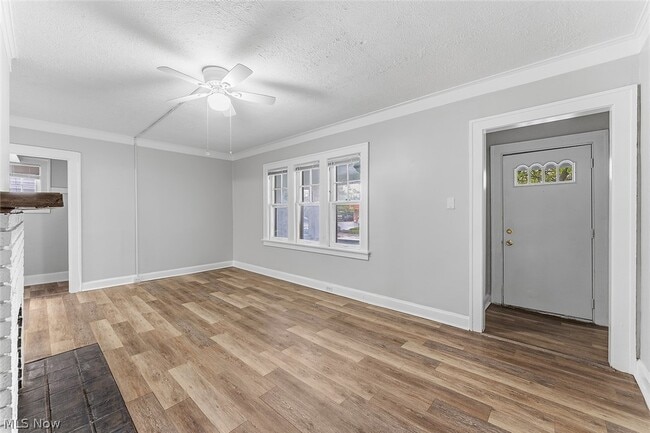 Building Photo - 3400 W 117th St