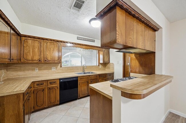 Building Photo - 4225 Fairwood St
