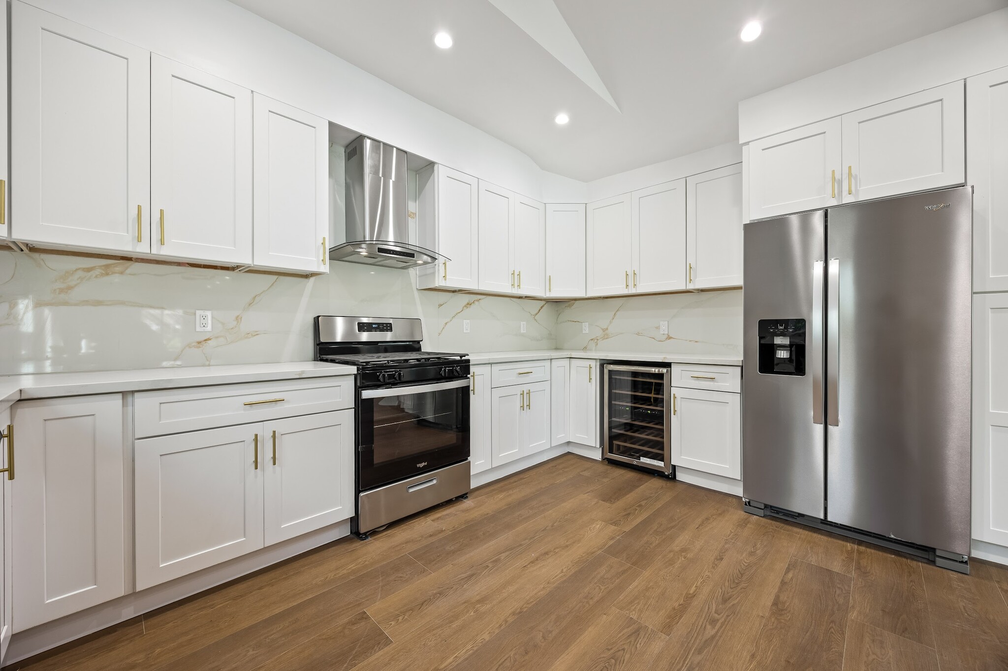 Building Photo - 212 W 64th St