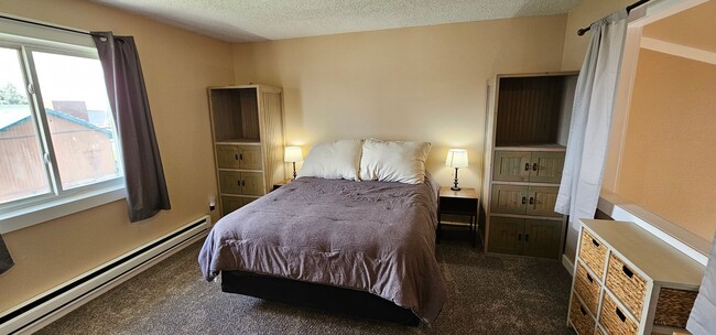 Building Photo - Fully Furnished, All Utilities Included, Dog Friendly 1 Bed 1 Bath Available Now!