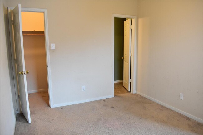 Building Photo - 2911 Creek Arbor Cir