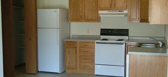 Building Photo - PLUM VILLA