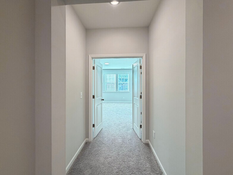 Building Photo - 2459 Englemann Dr