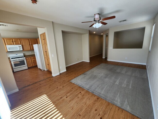 Building Photo - 6229 Majestic Hills Ave