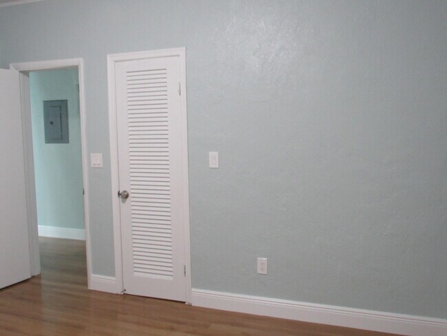 Building Photo - 4283 Cocoanut Rd