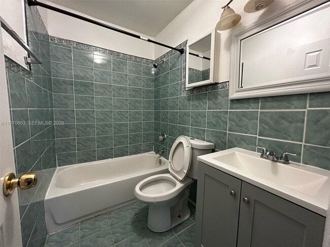 Building Photo - 2401 NW 15th St