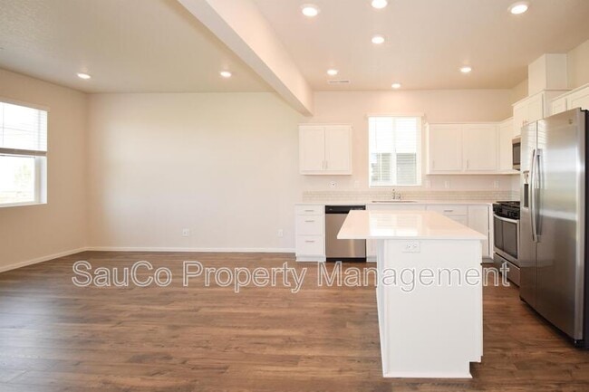 Building Photo - 2269 Livesay Ln