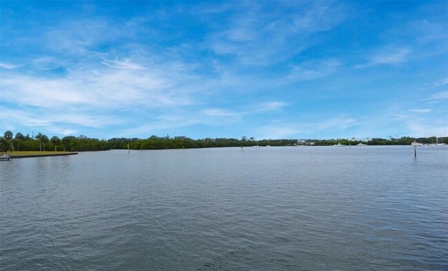 Building Photo - 3837 Pompano Dr SE