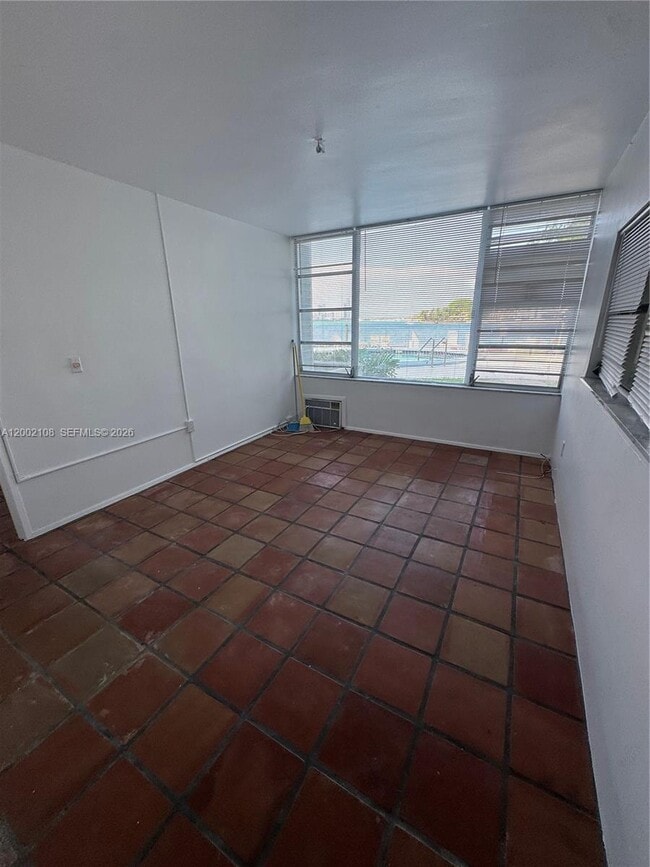 Building Photo - 10281 E Bay Harbor Dr