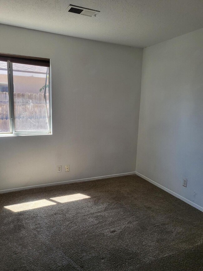 Building Photo - 3008 Laurel Meadows Dr