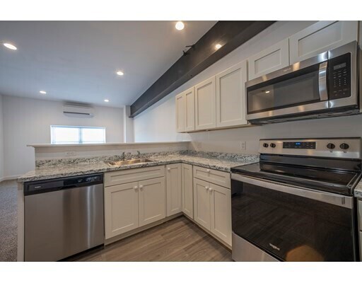 Building Photo - 2 S Grove St