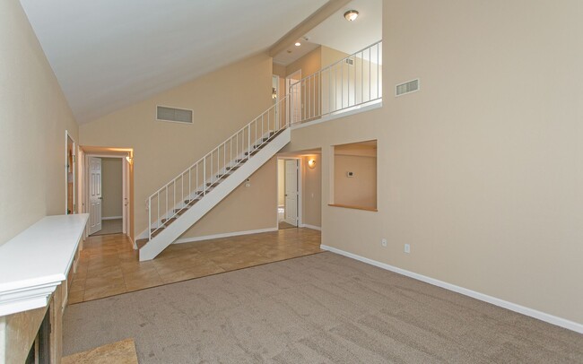 Building Photo - Wonderful 4 bedroom home in San Marcos!