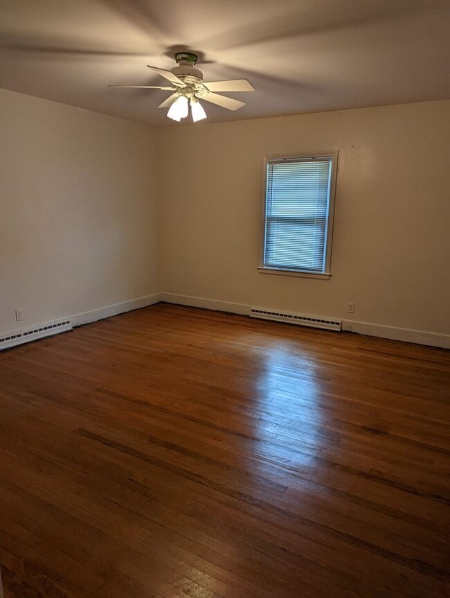 Building Photo - 1403 Spry St