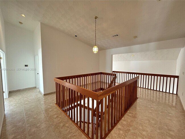 Building Photo - 6611 SW 99th Ave