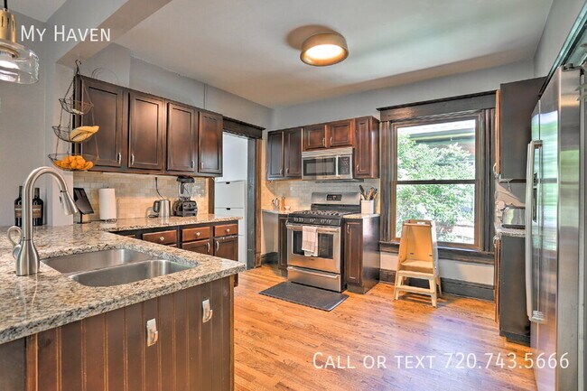 Building Photo - 4315 Bryant St
