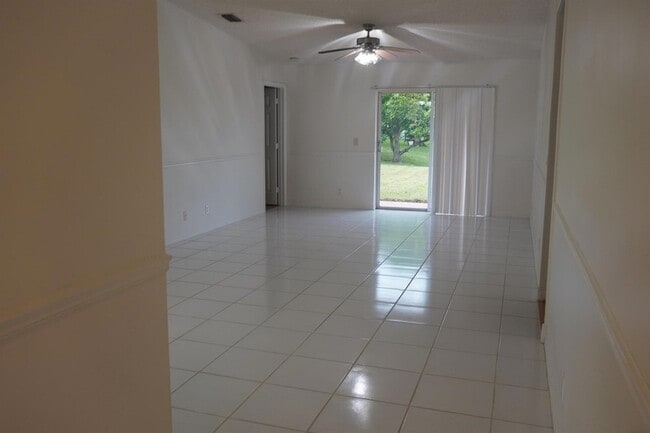Building Photo - 3597 Miramontes Cir