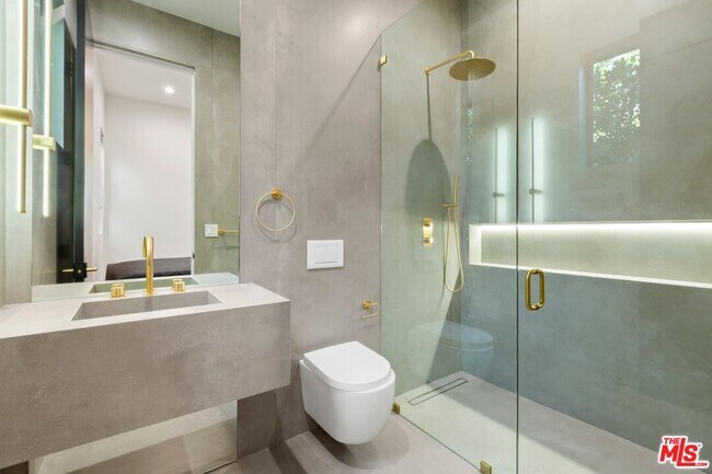 Building Photo - 4803 Lemona Ave