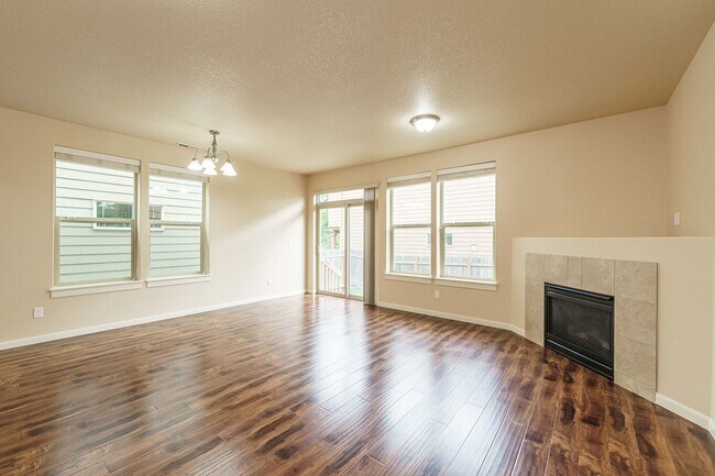 Building Photo - $1000 Year End Savings - Ask Us How! Convenient Location 3 Bedroom 2.5 Bathroom with Fence Back Yard