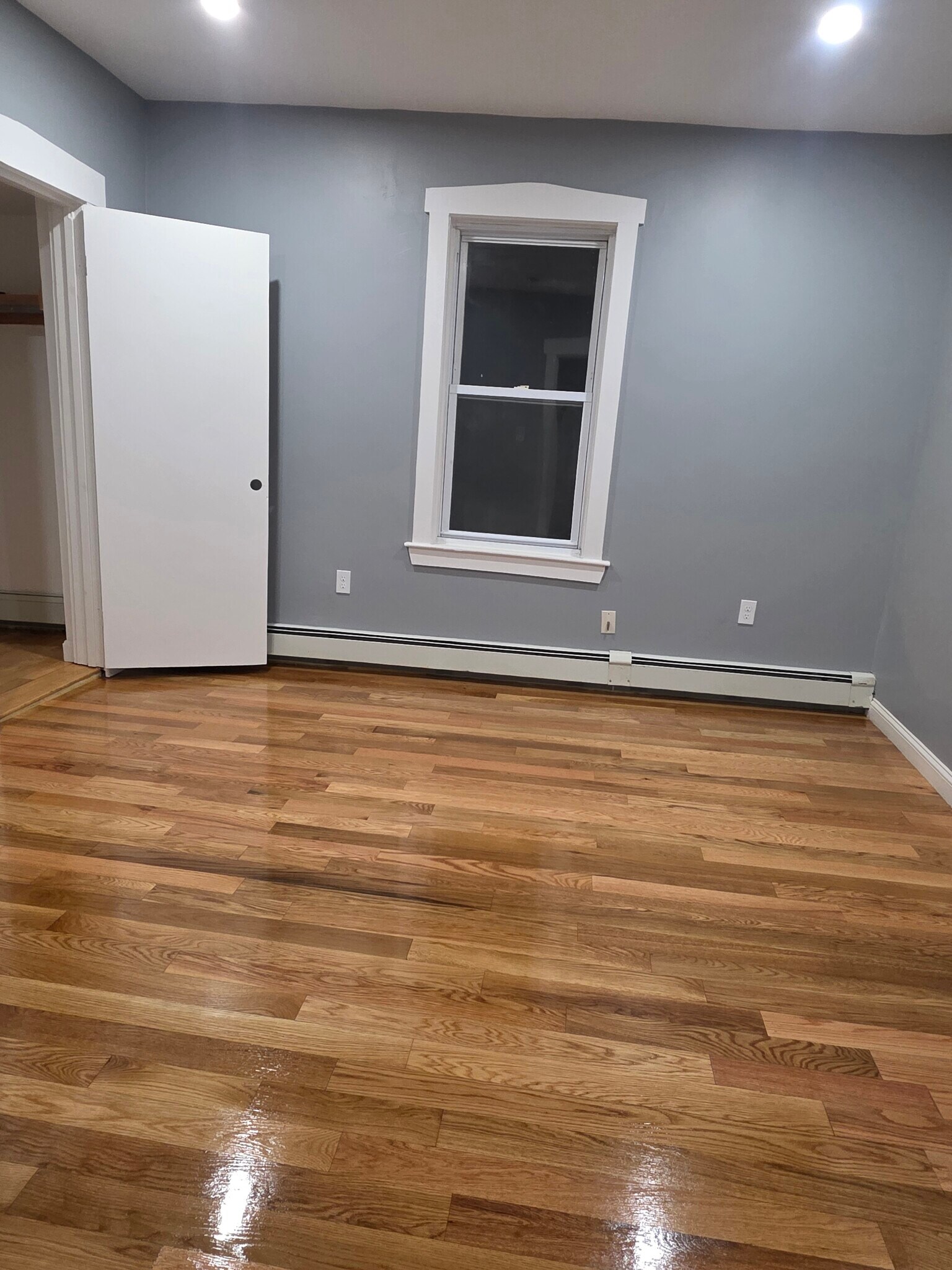 Building Photo - 18 Mascot St