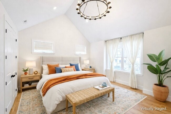 Building Photo - 261 Main St