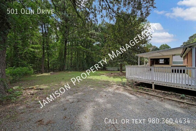 Building Photo - 501 Olin Dr