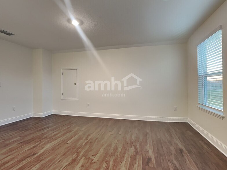Building Photo - 6204 Emerald Hls Wy