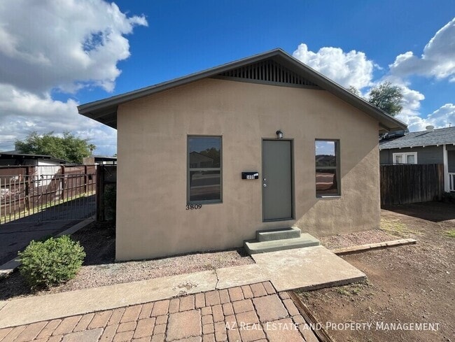 Building Photo - 3809 N 9th Pl