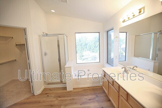 Building Photo - 20920 N 67th Dr