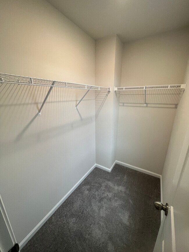 Building Photo - 1008 Minocqua Rd